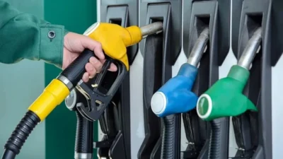 Motorine bugün gelen 1 lira 31 kuruşluk zammın ardından sürücülere