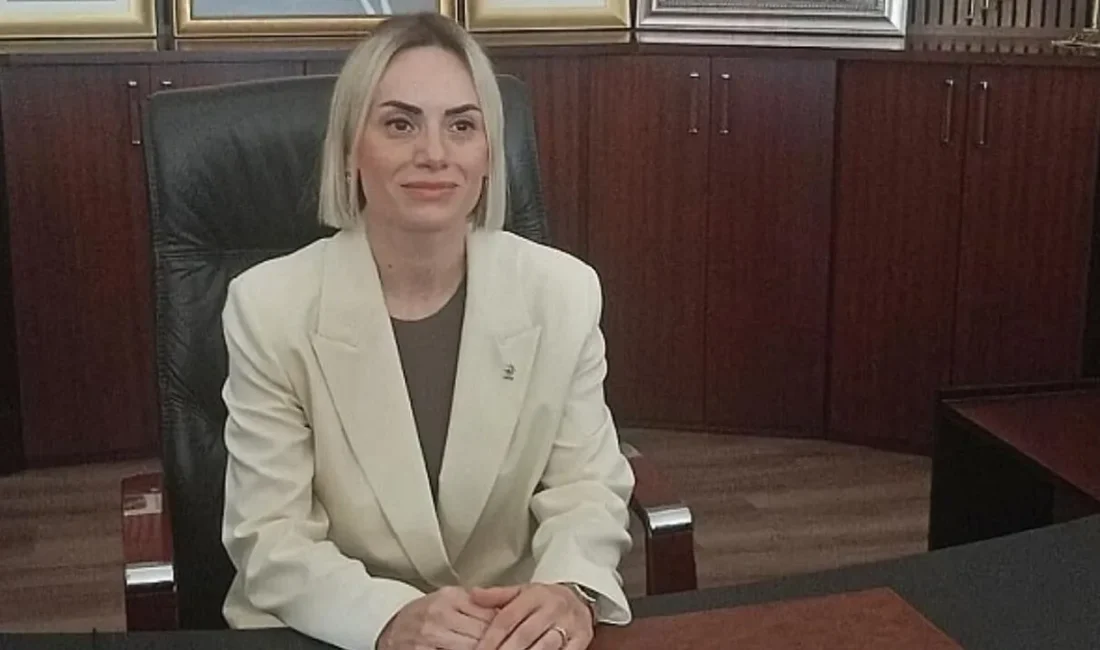Akçakoca Belediye Başkan Vekili olarak göreve başlayan Alev Ünal, siyasi