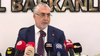 Çalışma ve Sosyal Güvenlik Bakanı Vedat Işıkhan, "Bugün hem masada
