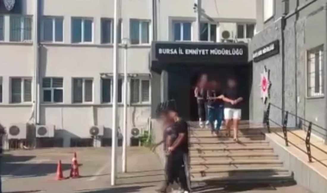 Bursa merkezli 7 ilde düzenlenen eş zamanlı operasyonda, internet üzerinden