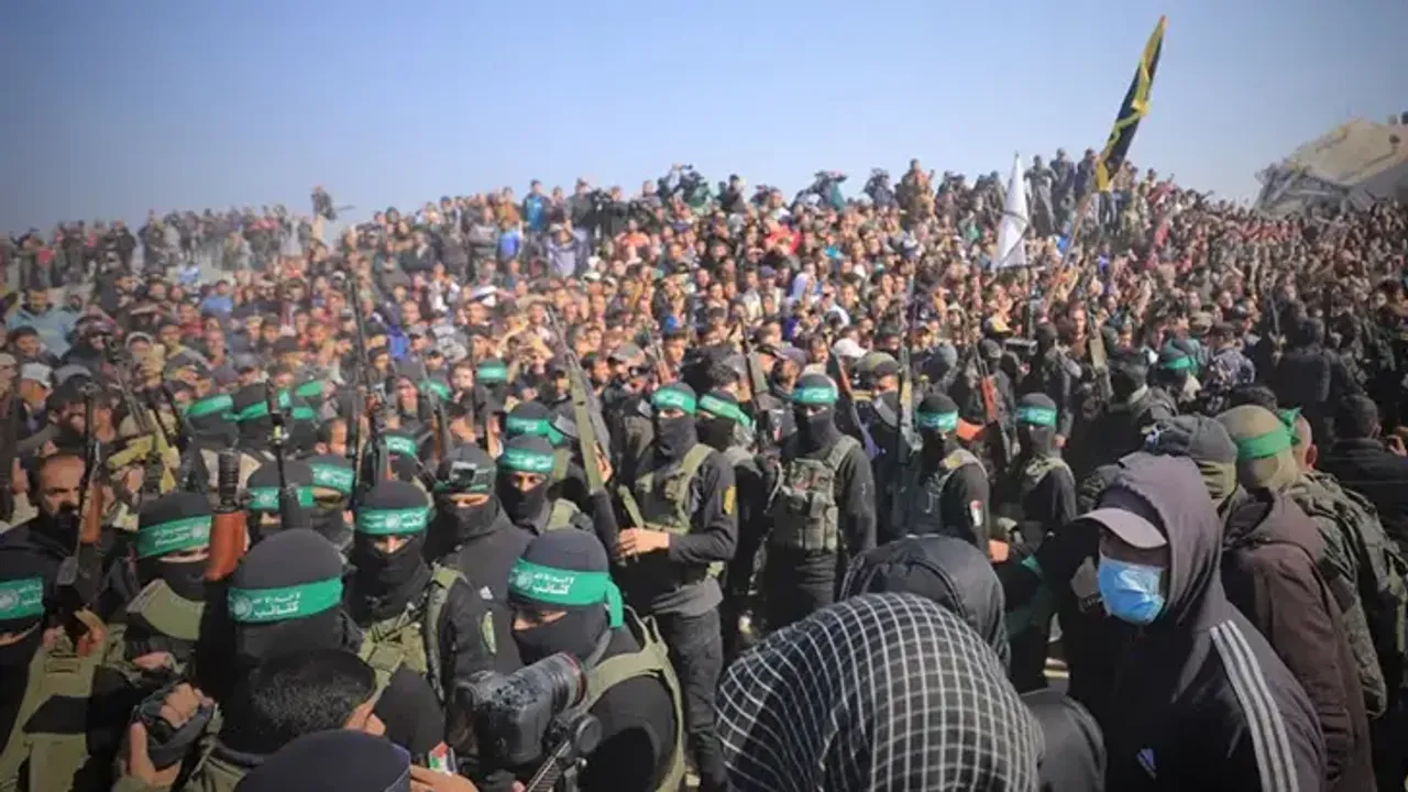 Hamas, Gazze'deki silahsızlanma sürecinin İsrail'in bölgeden çekilmesine ve yeniden inşanın