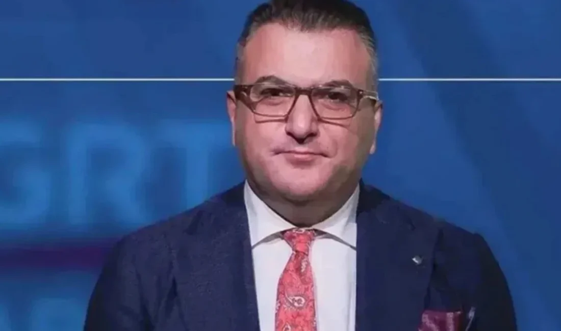 İstanbul Cumhuriyet Başsavcılığı'nın yürüttüğü soruşturmada gazeteci Cem Küçük gözaltına alındı.
