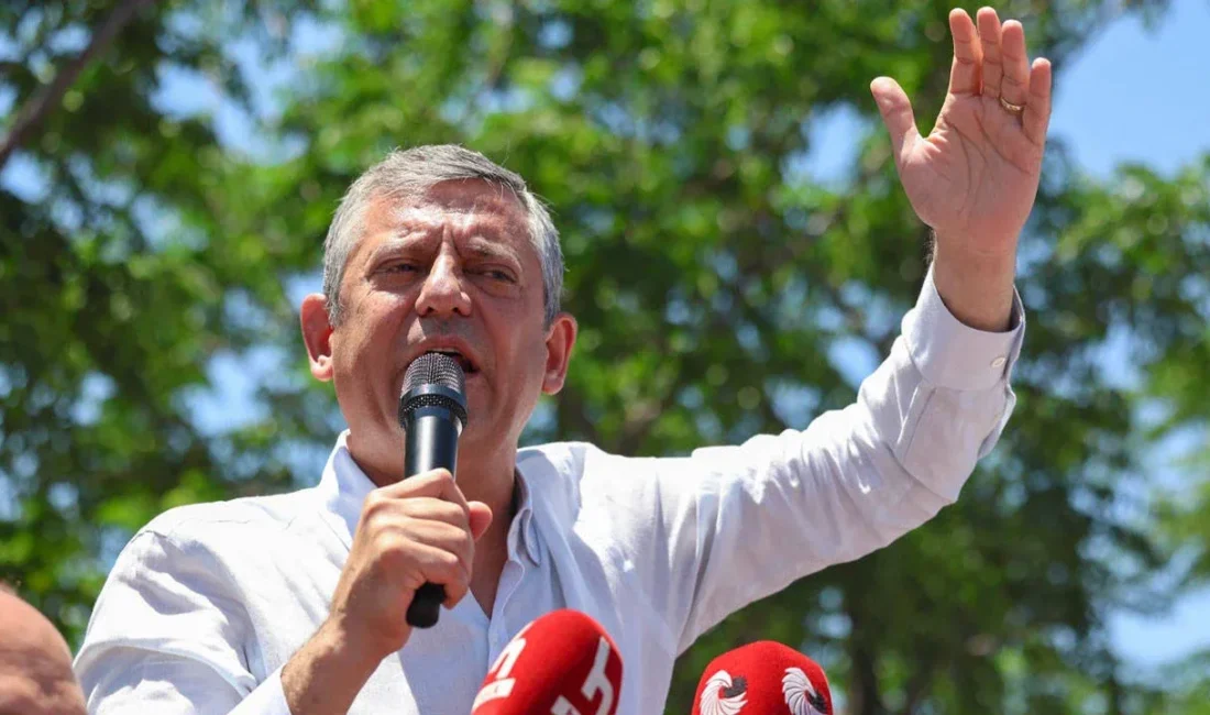 'Mutlak butlan' kararının Yargıtay'a gönderilmesine ilişkin Kırıkkale'de konuşan Özgür Özel