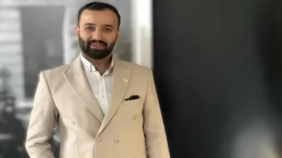 Siyasi geçmişiyle tanınan Samet Özkaş, CHP etkinliğine figüran taşındığı iddiaları