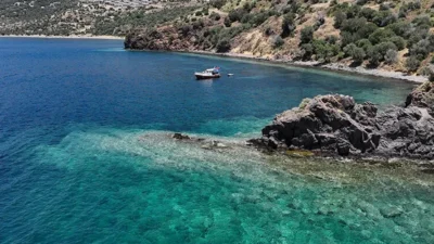 Etkisini gösteren sağanak yağışlar ve fırtınamsı rüzgar nedeniyle Valilikler ve