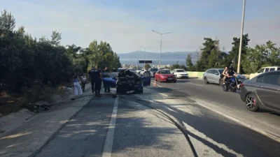 Bursa'da seyir halindeki araçta yangın çıktı. Kısa sürede büyüyen alevler,