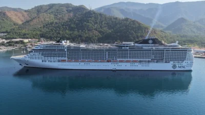 Muğla'nın Marmaris ilçesine, Panama bayraklı 'MSC Divina' adlı kruvaziyeri geldi.