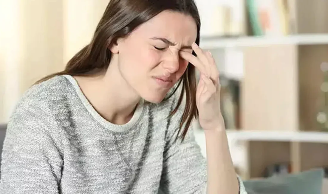 Göz ovuşturmanın görme kaybına neden olabileceği konusunda uzmanlar uyarıyor. Göz