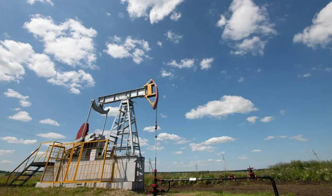 Petrol fiyatları, Hürmüz Boğazı'ndaki gelişmelerle birlikte 80 doları aşarak yükselişini