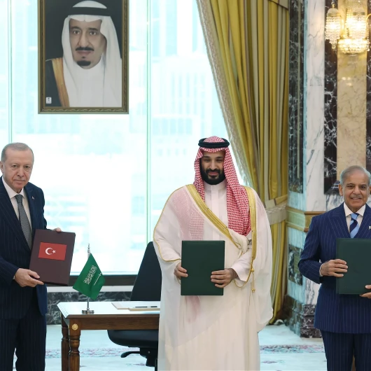 Türkiye, Suudi Arabistan ve Pakistan arasında imzalanan tarihi Mekke Anlaşması,