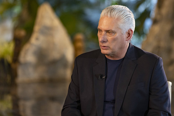 Küba Devlet Başkanı Miguel Diaz-Canel Bermudez, “Creo en ustedes” (Size