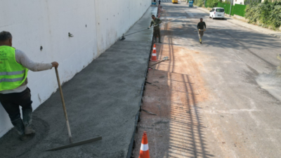 İzmit Belediyesi, Tüysüzler Mahallesi Dalyan Sokak'ta 400 metre uzunluğunda beton