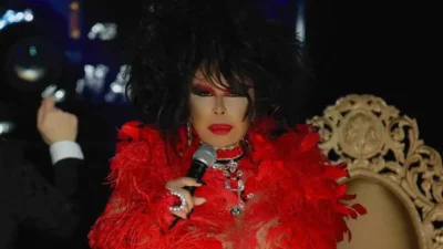 Bülent Ersoy, Kuşadası'ndaki konserinde sağlık sorunları nedeniyle gergin anlar yaşadı.