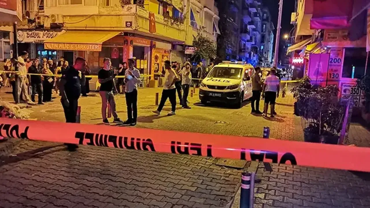 İzmir'in Karşıyaka ilçesinde iki grup arasında çıkan silahlı kavgada yaralanan