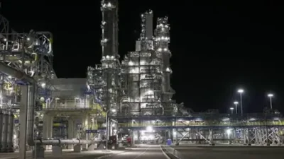 Rusya'nın doğusundaki Amur bölgesinde inşaatı süren gaz-kimya kompleksinde çıkan yangında