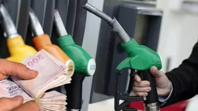 Petrol fiyatlarındaki artış, motorin fiyatlarına yansıyor. Bu gece yarısından itibaren
