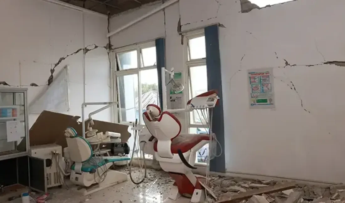 Endonezya'nın doğusunda 15 Ağustos'ta meydana gelen 7.7 büyüklüğündeki depremde yaşamını
