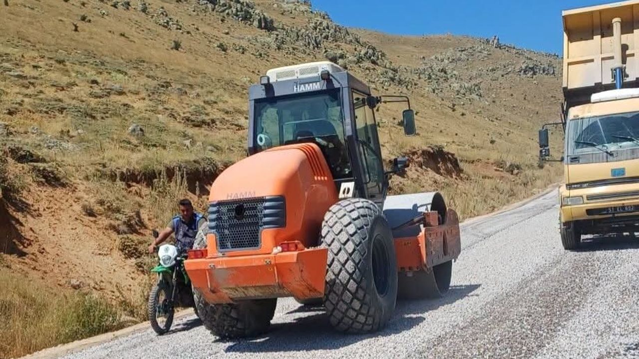 AK Parti Niğde Milletvekili Prof. Dr. Cevahir Uzkurt, Bor ilçesine