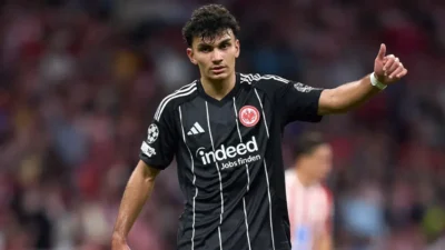Can Uzun'u kadrosuna katmak için bütün şartları zorlayan Galatasaray, Eintracht