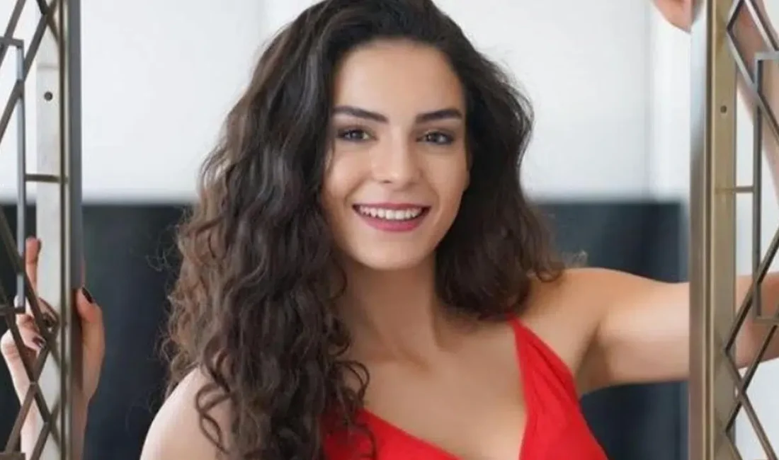 Ebru Şahin, yeni sezonda Adana Ayazı dizisiyle ekranlara dönmeye hazırlanıyor.
