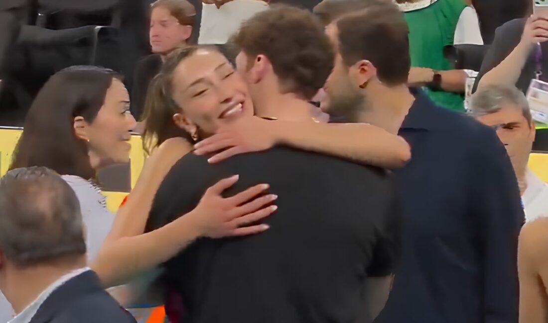 Türk sporunun iki dikkat çeken ismi milli voleybolcu Hande Baladın