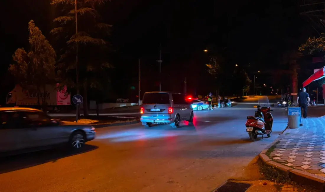 Kütahya'nın Tavşanlı ilçesinde Subaşı Kavşağı'nda iki motosikletin çarpışması sonucu meydana
