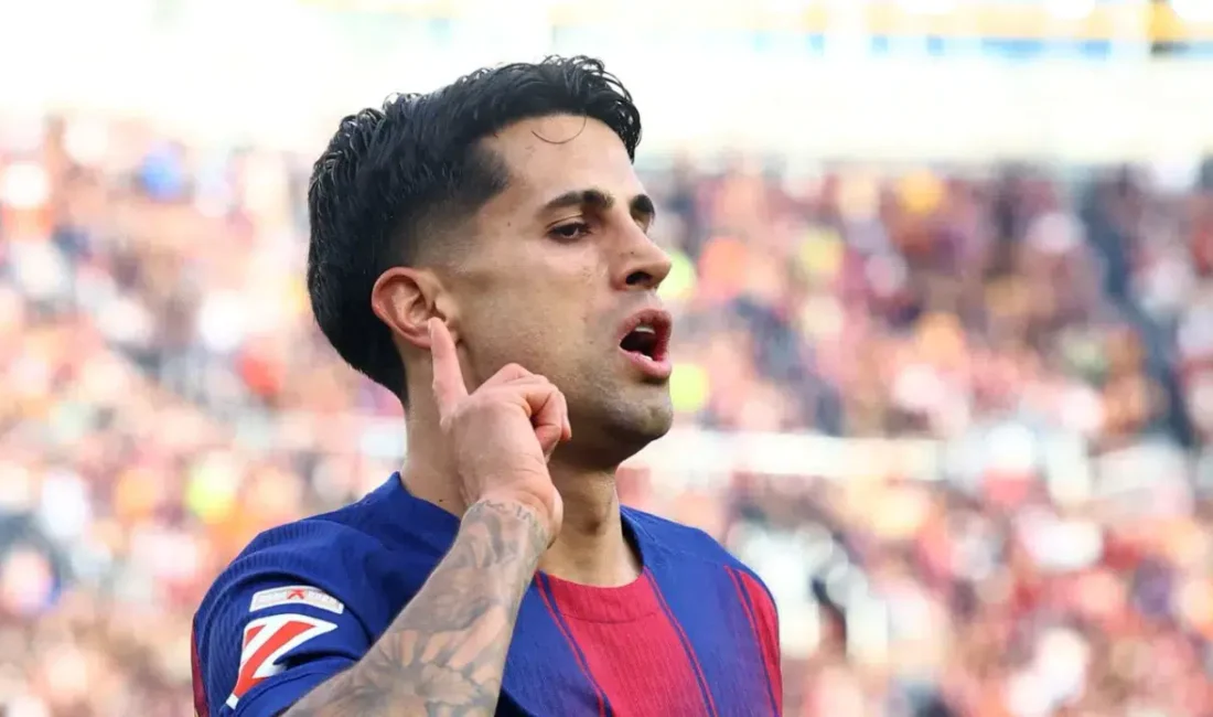 Barcelona, bonservisi elinde bulunan Joao Cancelo ile sözleşme imzaladı. Oyuncu,