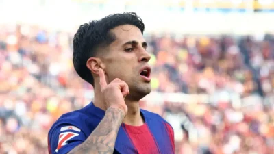 Barcelona, bonservisi elinde bulunan Joao Cancelo ile sözleşme imzaladı. Oyuncu,