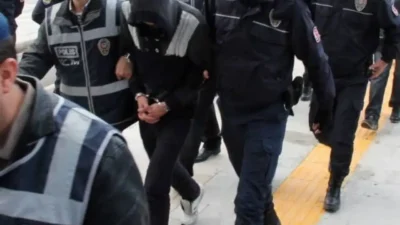 Eskişehir'de polis ekipleri tarafından 3 ayrı uyuşturucu operasyonu düzenlendi. Operasyonlarda