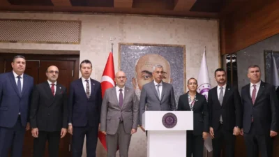 Sağlık Bakanı Kemal Memişoğlu, Burdur Valiliğini ziyaret etti. Bakan Memişoğlu,