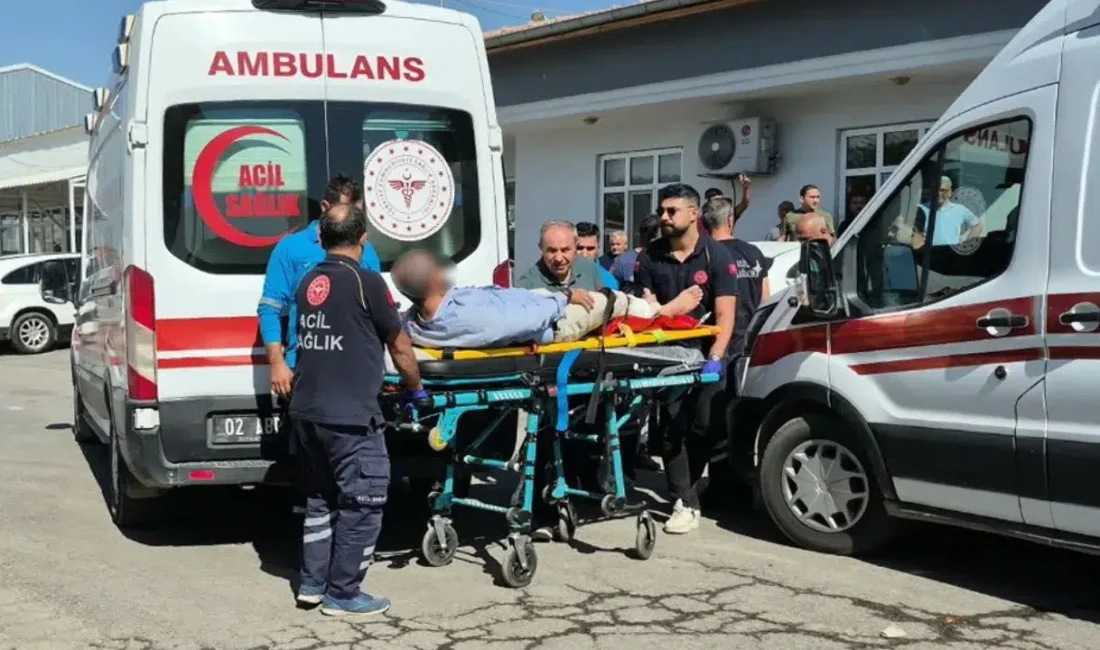 Adıyaman Belediyesi Ek Hizmet Binası bahçesinde kimliği belirlenemeyen kişiler tarafından