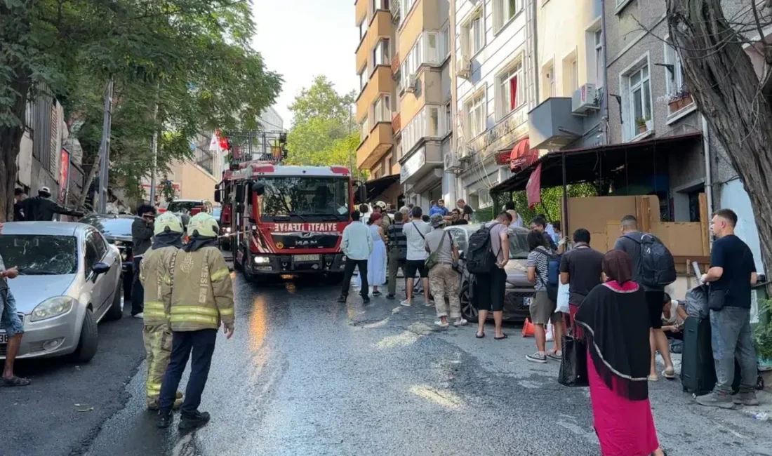 İstanbul Beyoğlu’da bulunan bir otelde yangın meydana geldi. Yangın, itfaiye