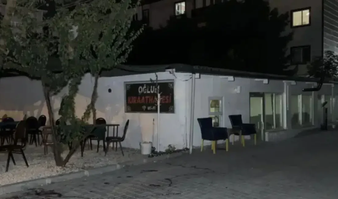 İstanbul Büyükçekmece'de bir kıraathaneye silahlı saldırı düzenlendi. Saldırıda yaralanan 3