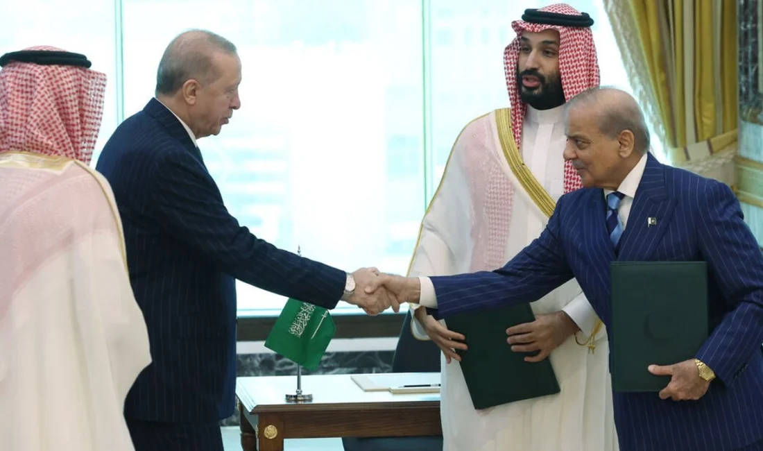 Türkiye, Suudi Arabistan ve Pakistan arasında imzalanan Mekke Anlaşması dünya