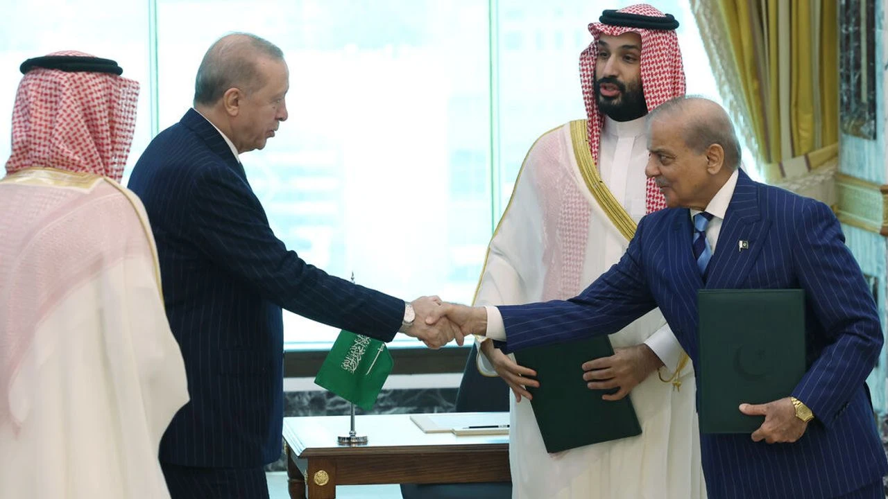 Türkiye, Suudi Arabistan ve Pakistan arasında imzalanan Mekke Anlaşması dünya