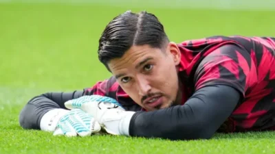 İngiltere Premier Lig ekibi Manchester United, milli kaleci Altay Bayındır'ın
