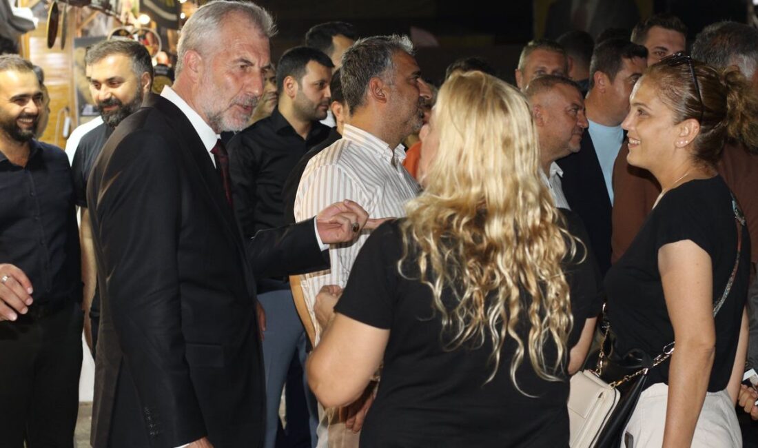 Anahtar Parti Kahramanmaraş heyeti, KAFUM’u ziyaret ederek esnaf ve vatandaşlarla