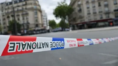 Fransa'nın Caen kentinde bir sürücünün aracını kalabalığın üzerine sürmesi sonucu
