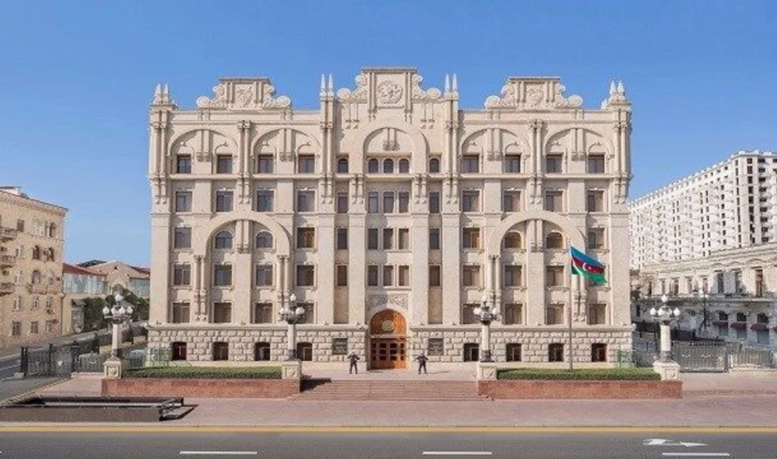 Azerbaycan genelinde düzenlenen operasyonlarda haklarında arama kararı bulunan 104 kişi
