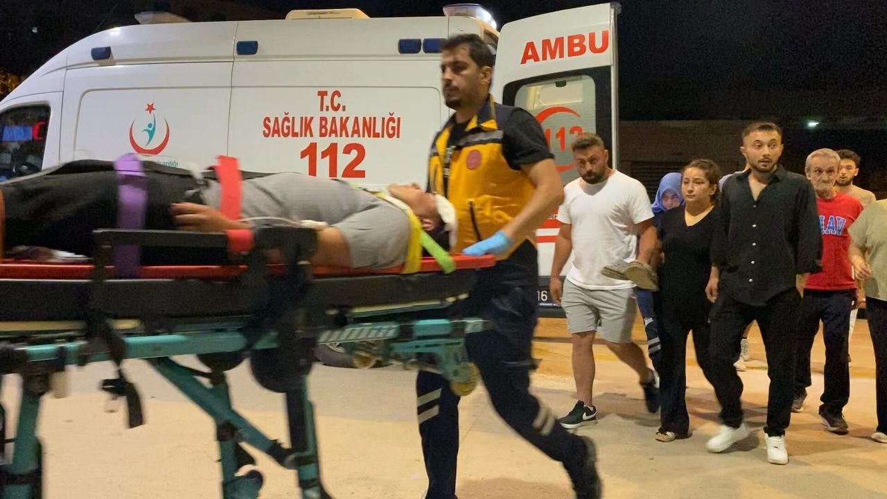 Bursa'nın İnegöl ilçesinde çıkan kavgada bir kişi başından yaralandı. Olayın