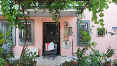 Adana'da eşiyle yaşadığı sorunlar nedeniyle hakkında iki kez uzaklaştırma kararı