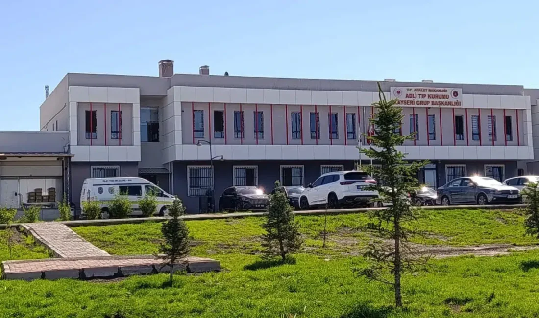 Kayseri'nin Kocasinan ilçesinde evinde çıkan kavgada bıçaklanan 59 yaşındaki H.K.