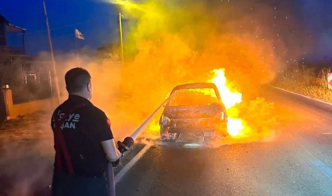 Edirne’nin Keşan ilçesinde seyir halindeki otomobilin motor kısmında yangın çıktı.
