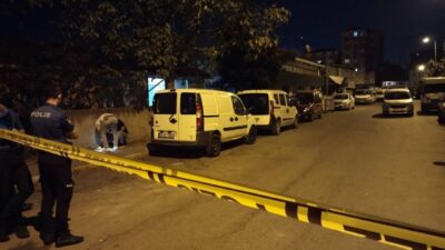 Ataşehir’de bir gecekonduya silahlı saldırı düzenlendi. Sokakta çocukların ve vatandaşların