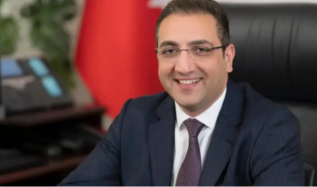 İçişleri Bakanlığı kararıyla görevine iade edilen Balçova Belediye Başkanı Onur