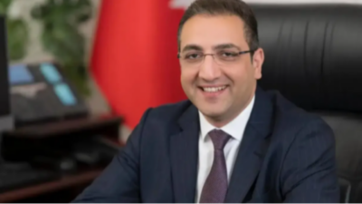 İçişleri Bakanlığı kararıyla görevine iade edilen Balçova Belediye Başkanı Onur