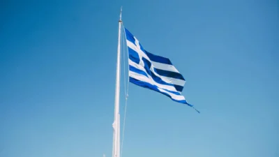 Yunanistan'ın başkenti Atina'yı da içine alan Attika bölgesinin doğusundaki Kuvaras'ta