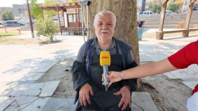 Kahramanmaraş’ta Ökkeş abi, 12 yaşında başladığı ayakkabı boyacılığını 70 yaşında