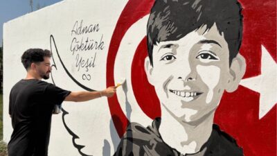 Kahramanmaraş'taki okul saldırısında hayatını kaybeden Adnan Göktürk Yeşil'in portresi, memleketi