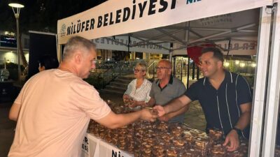 Nilüfer Belediyesi, Mevlid Kandili dolayısıyla camilerde kandil simidi dağıttı. İlçe